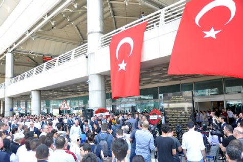 “28 Haziran 2016” Terörü Lanetliyorum